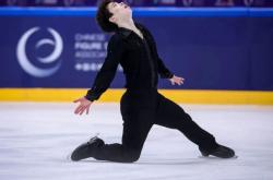 开云体育入口-冰球总决赛即将打响，冠军归属成谜