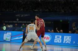 开云体育app-北京队逆转新疆队，布伦森点燃赛场