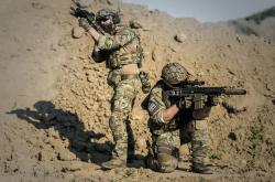 开云体育官网-德布劳内的最后一舞，争冠之夜，魔术师如何用两脚传球决定冠军归属？