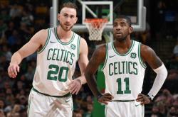 开云体育登录-新王登基？乔治持球投神迹打穿铁壁，开拓者黄金双枪粉碎步行者防线