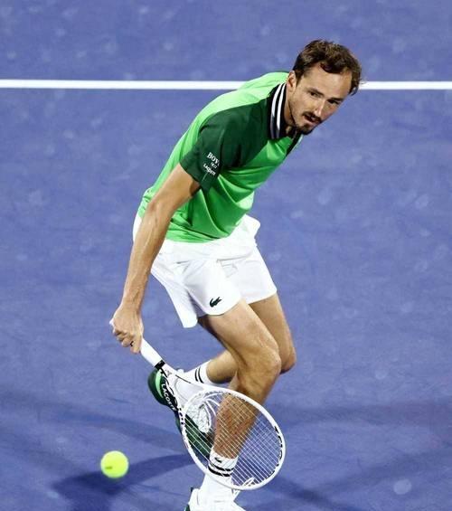 关于日本网球队完胜英国网球队，穆雷绝境逆转的信息