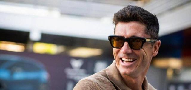 AC米兰强势曼联，莱万惊艳世界的简单介绍