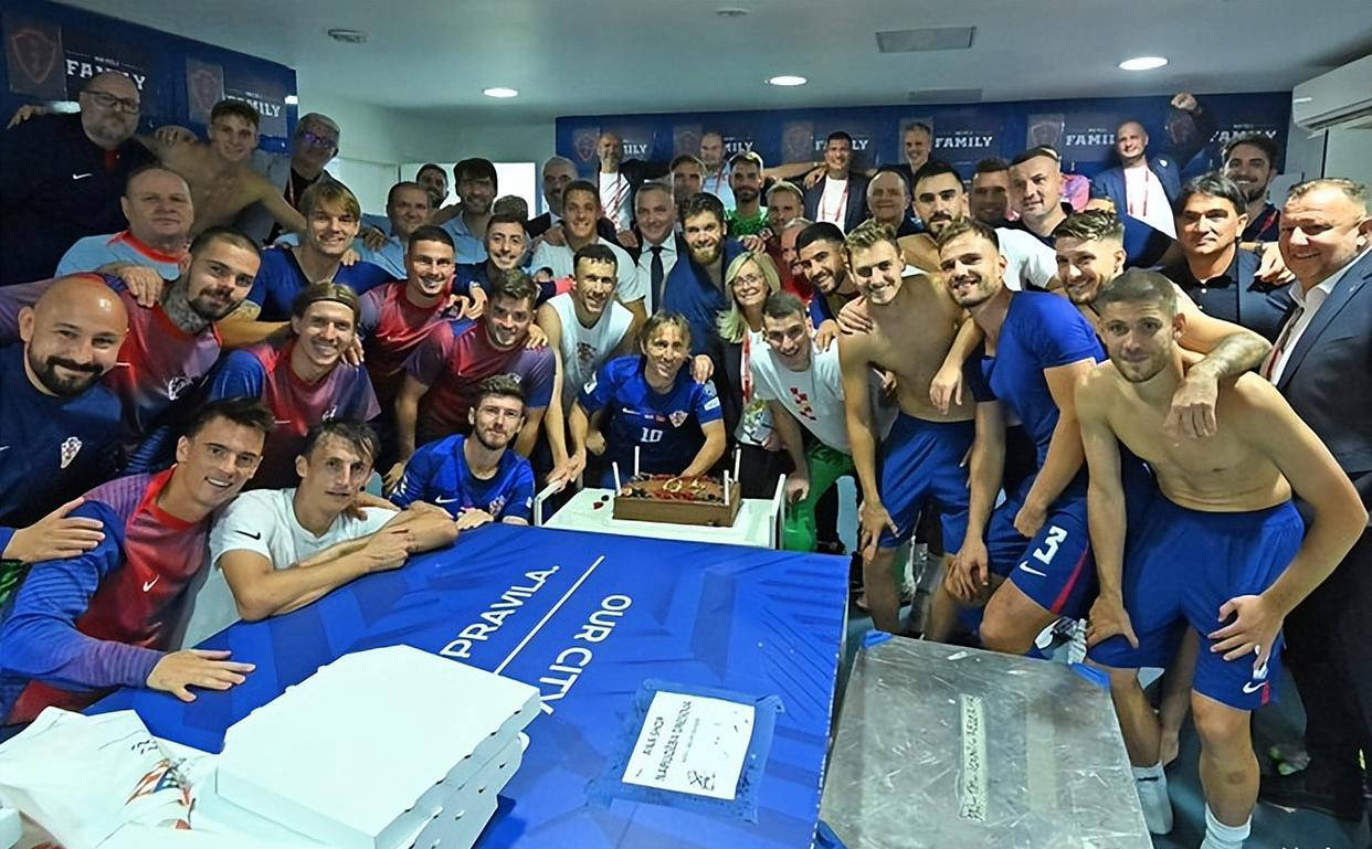 巴萨绝地反击国际米兰，莫德里奇打破历史纪录