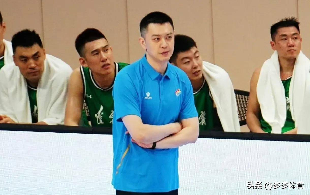 公牛翻盘上海队，高诗岩统治全场