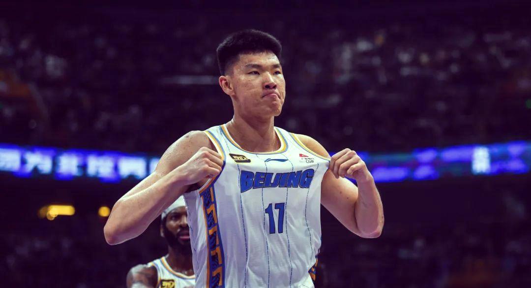 北京首钢队大胜山西男篮，球员状态火热表现抢眼