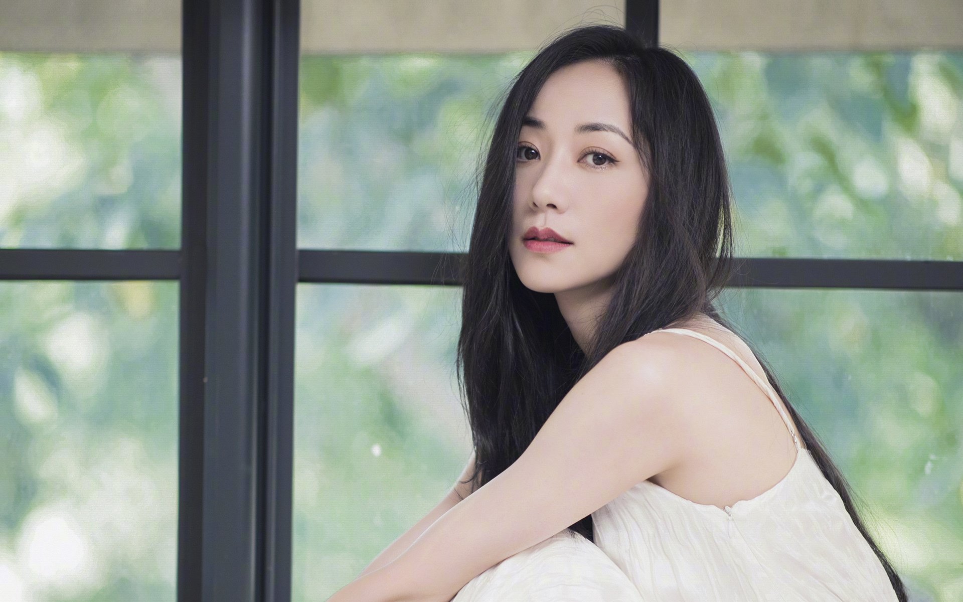 易建联独砍38分燃爆全场！深圳队化身红色飓风，主场狂胜步行者29分创造历史！