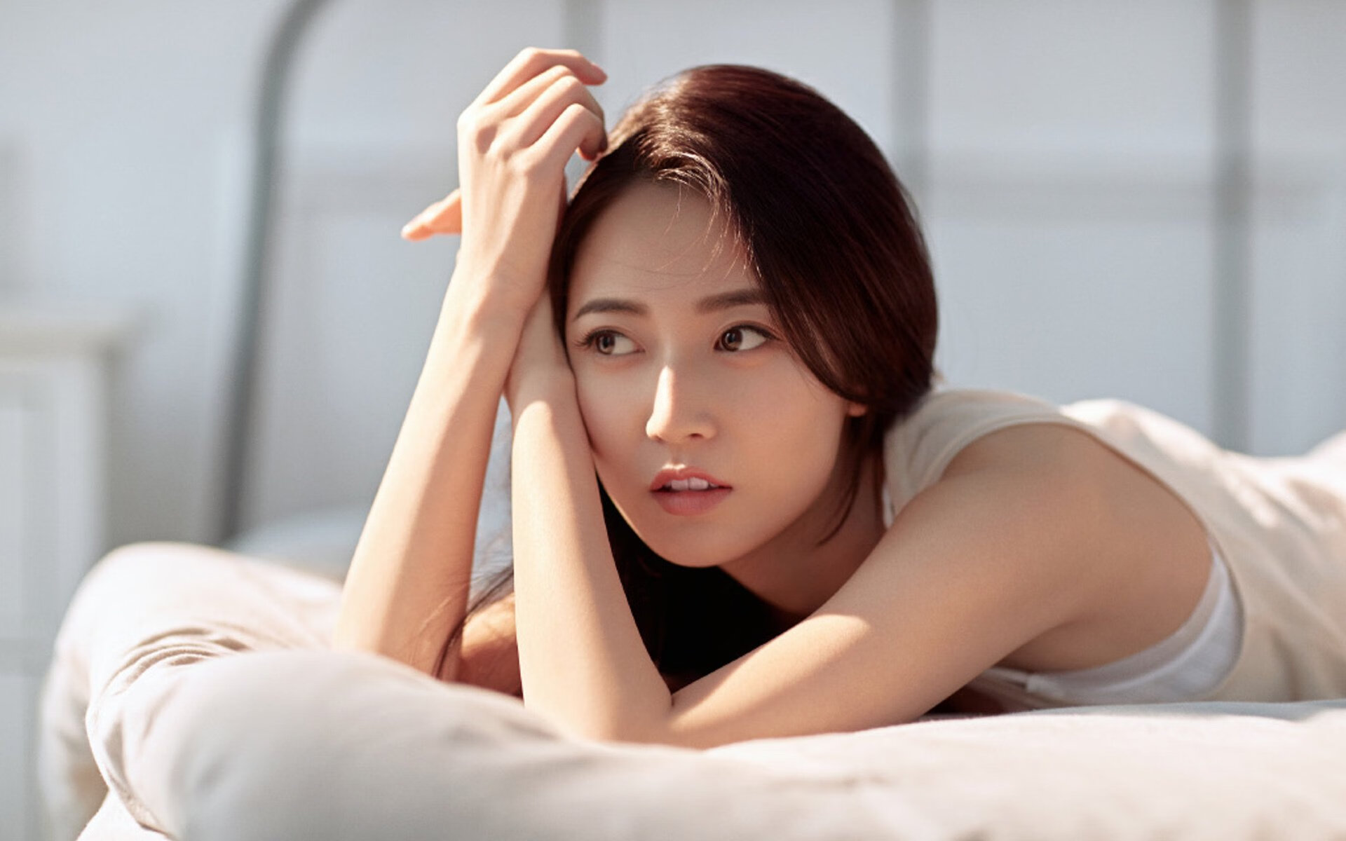 当铁骑碾过三狮，孤勇者正托起富士山